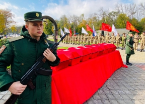 6 октября на мемориале танкистам-первогвардейцам в Мценском районе были преданы земле останки восьми героев, погибших в годы великой Отечественной войны.
